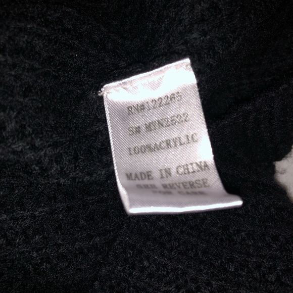 Poncho - Picture 3 of 3